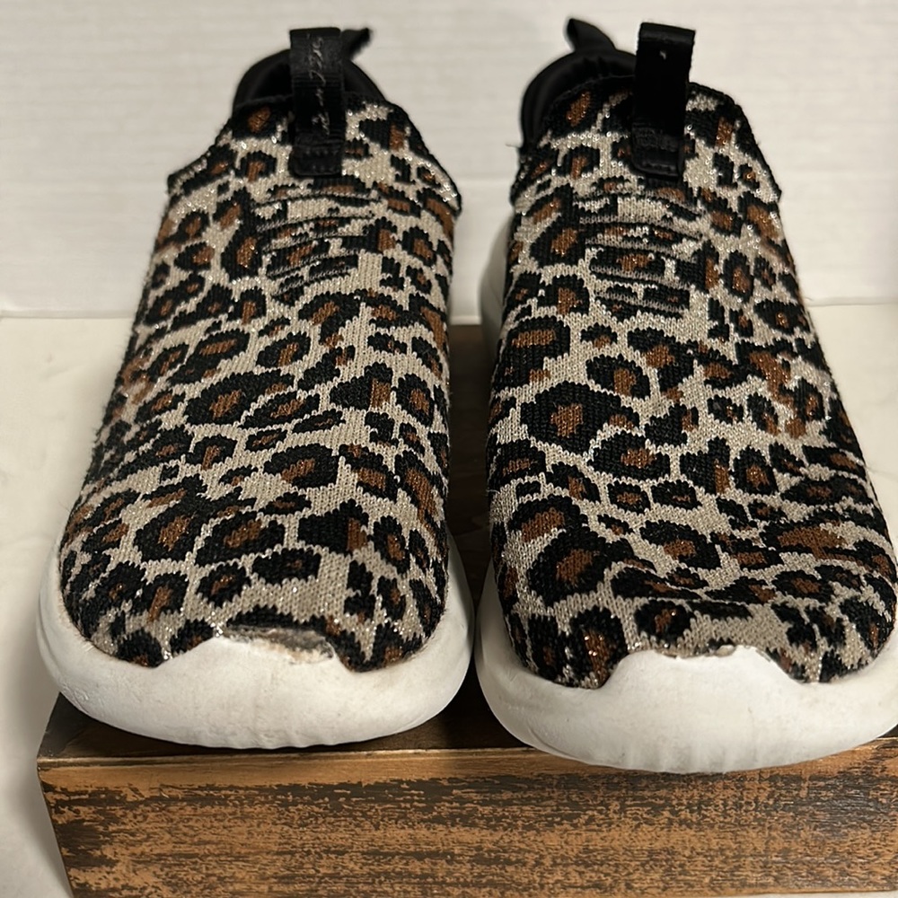 Sketchers Air Cooled Memory Foam Sneaker - image 2